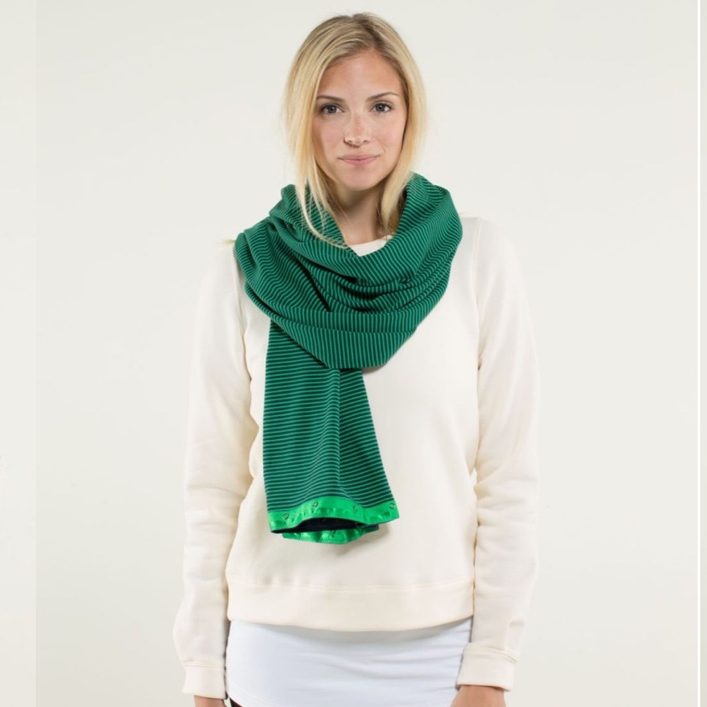 Lululemon Vinyasa Scarf *Rulu
Hyper Stripe Green Bean / Inkwell - Picture 2 of 11